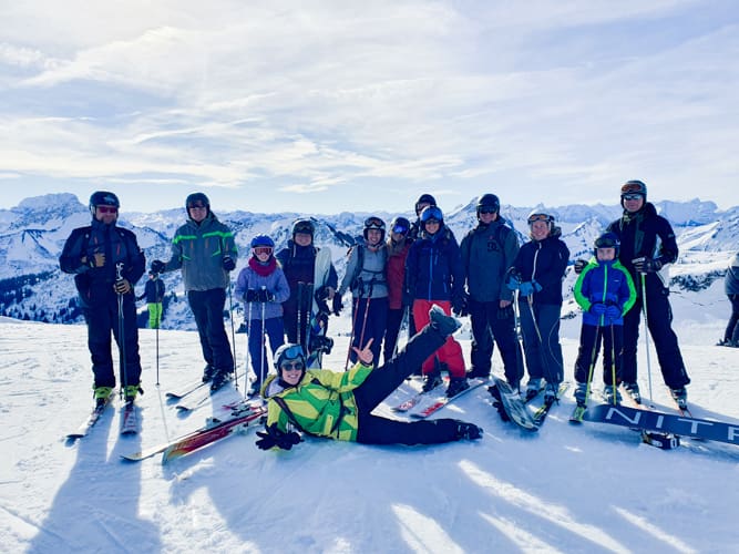 Snowboarden und Skifahren